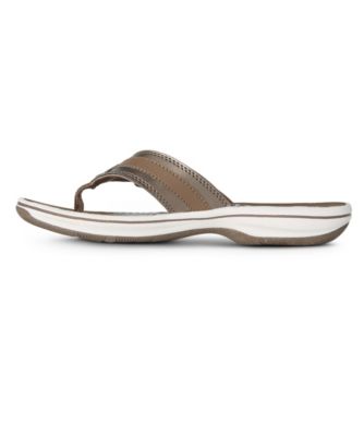 clarks thong sandals clearance