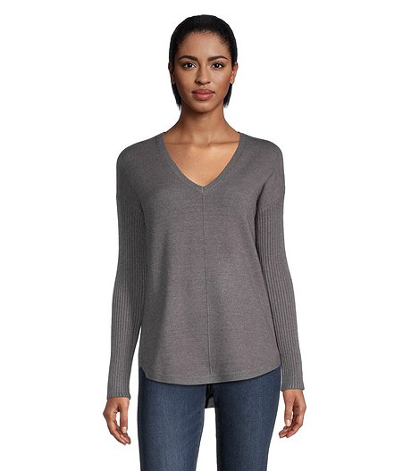 Women's V-Neck Pullover Sweater with Curved Hem